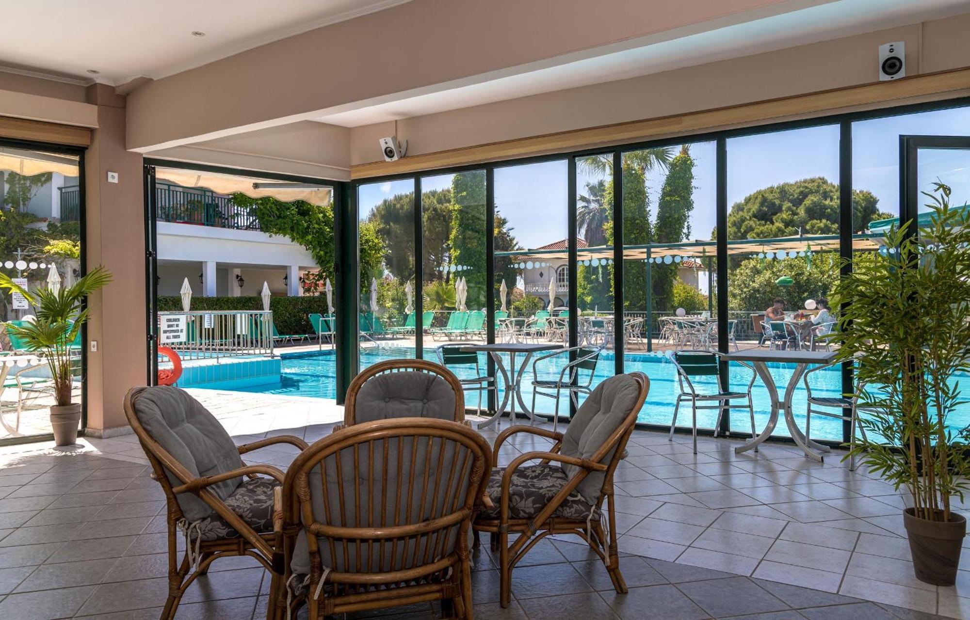 Sofia'S Hotel Каламакі Екстер'єр фото